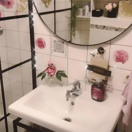 Idyllisches Nest Ueber Den Daechern