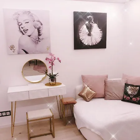 Idyllisches Nest Ueber Den Daechern *